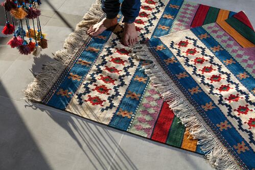 Revitalize Your Room with Stylish Modern Rugs: 